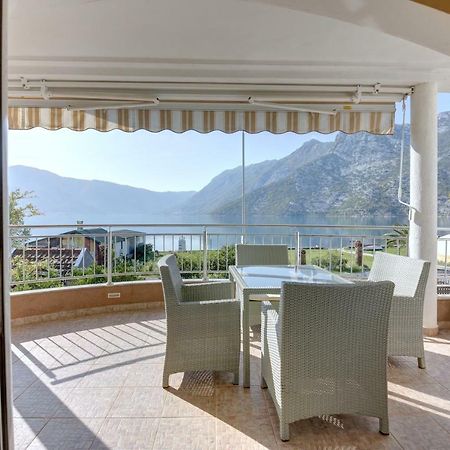 Fashion Beach Apartments Рисан Экстерьер фото