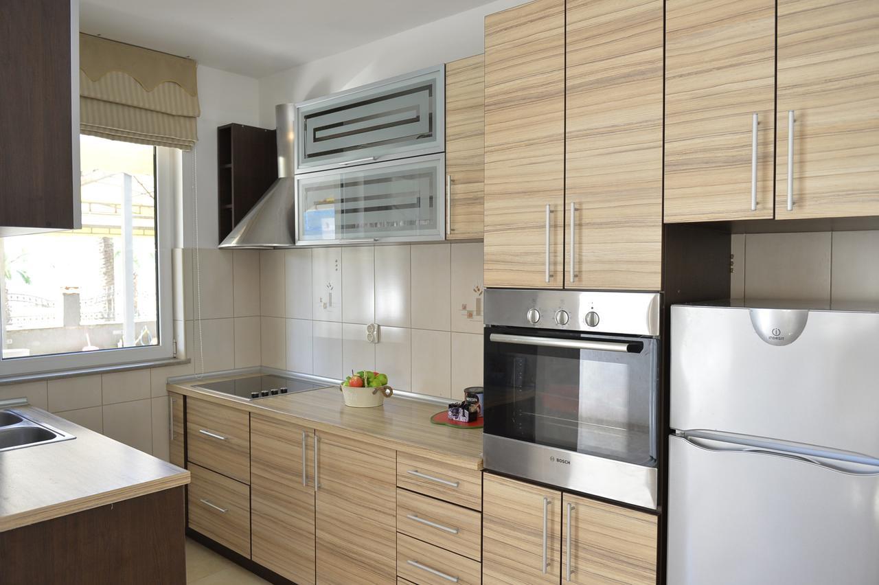Fashion Beach Apartments Рисан Экстерьер фото