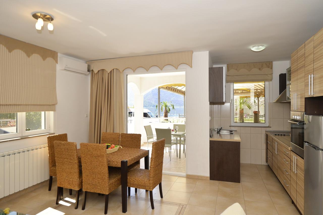 Fashion Beach Apartments Рисан Экстерьер фото