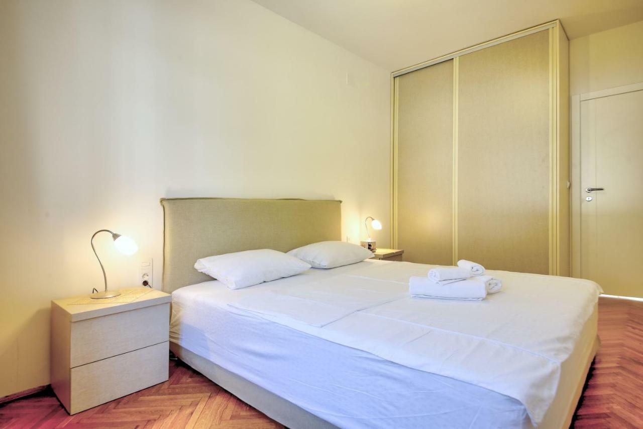 Fashion Beach Apartments Рисан Экстерьер фото